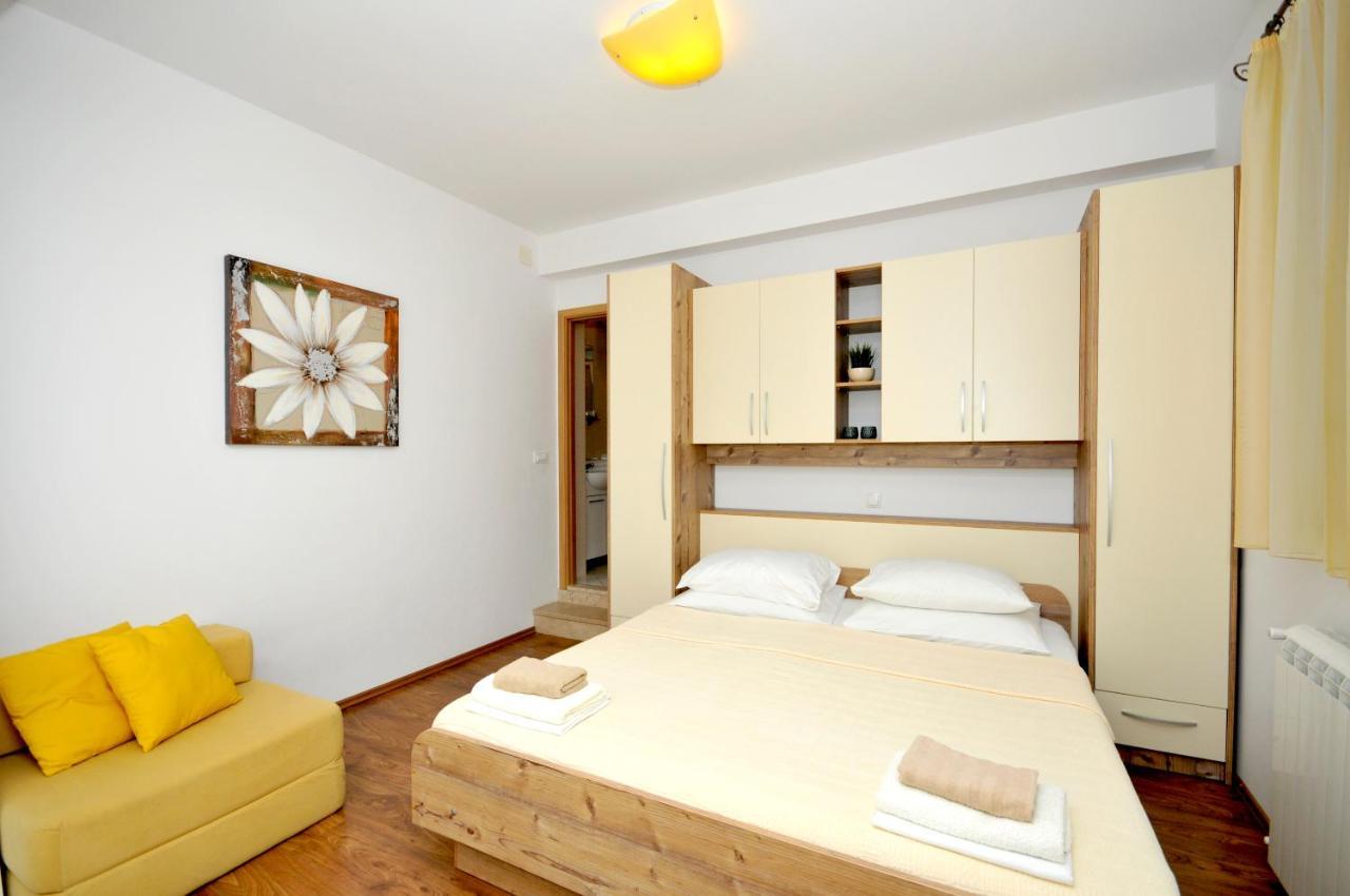 Apartments Penic Trogir Luaran gambar