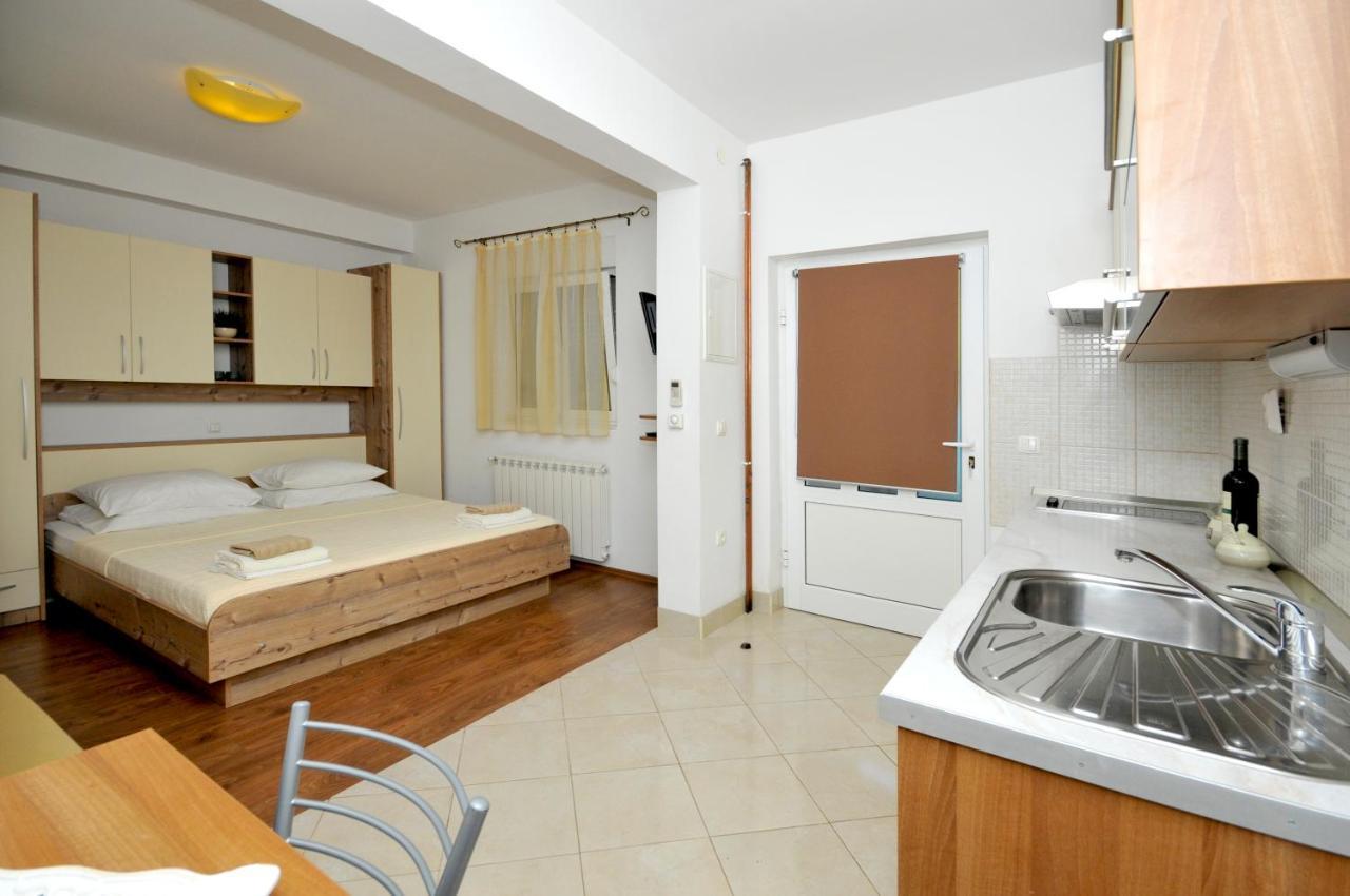 Apartments Penic Trogir Luaran gambar